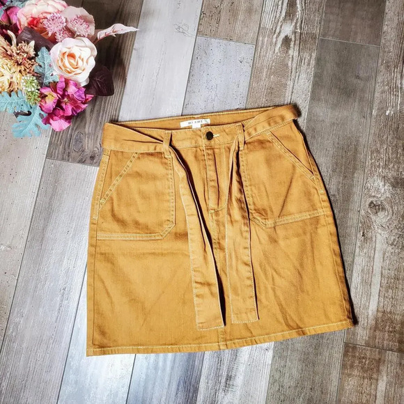 Francesca's Miami Brand Tan Belted Cargo Mini Skirt Size Medium - Picture 3 of 11